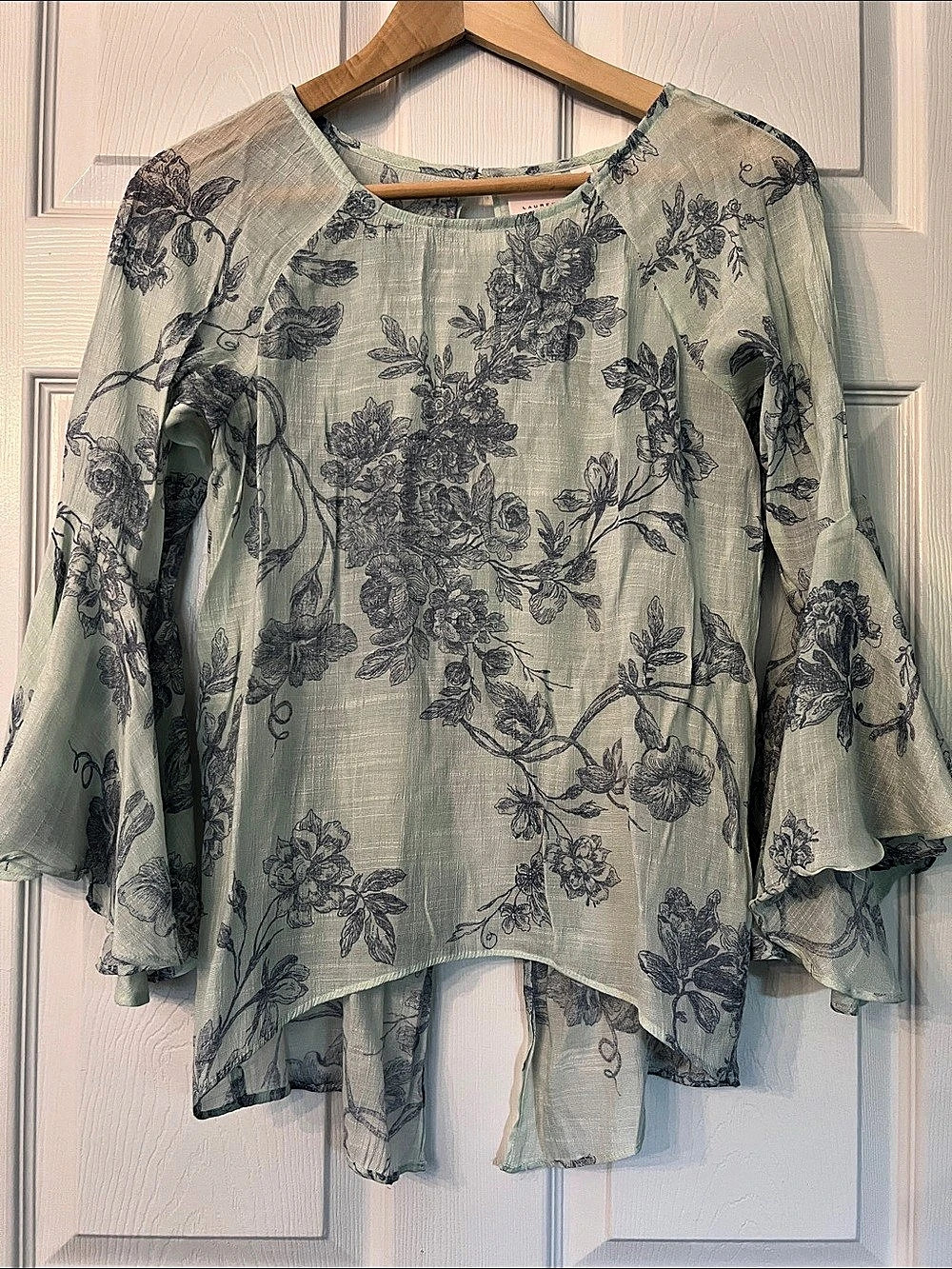 Lauren Conrad Floral Blouse in Light Blue Green & Blue Size XS
